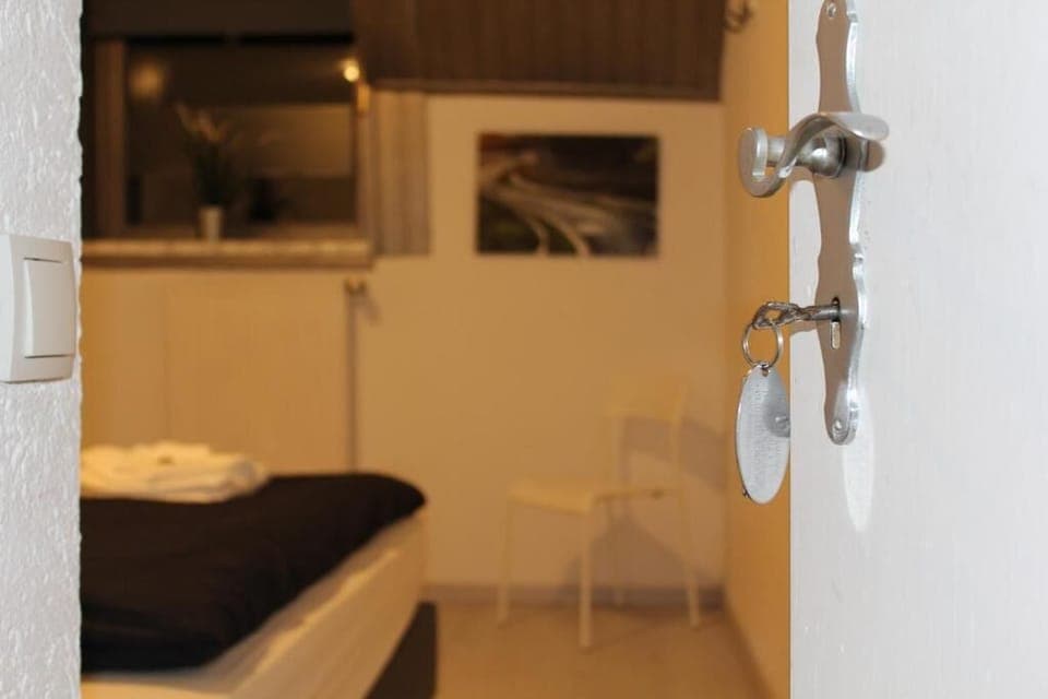 Free WiFi, bed sheets