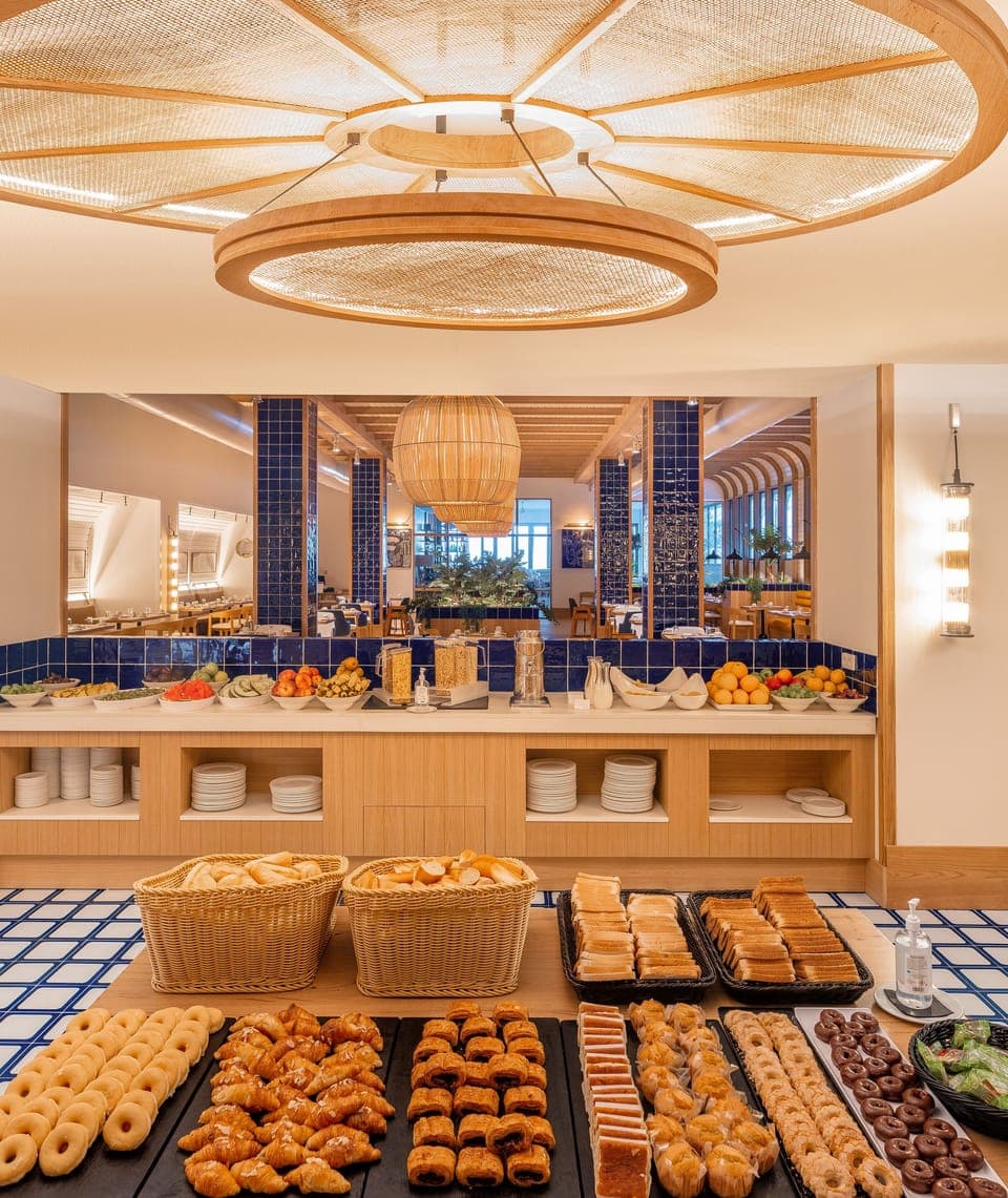 Daily buffet breakfast (EUR 18 per person)