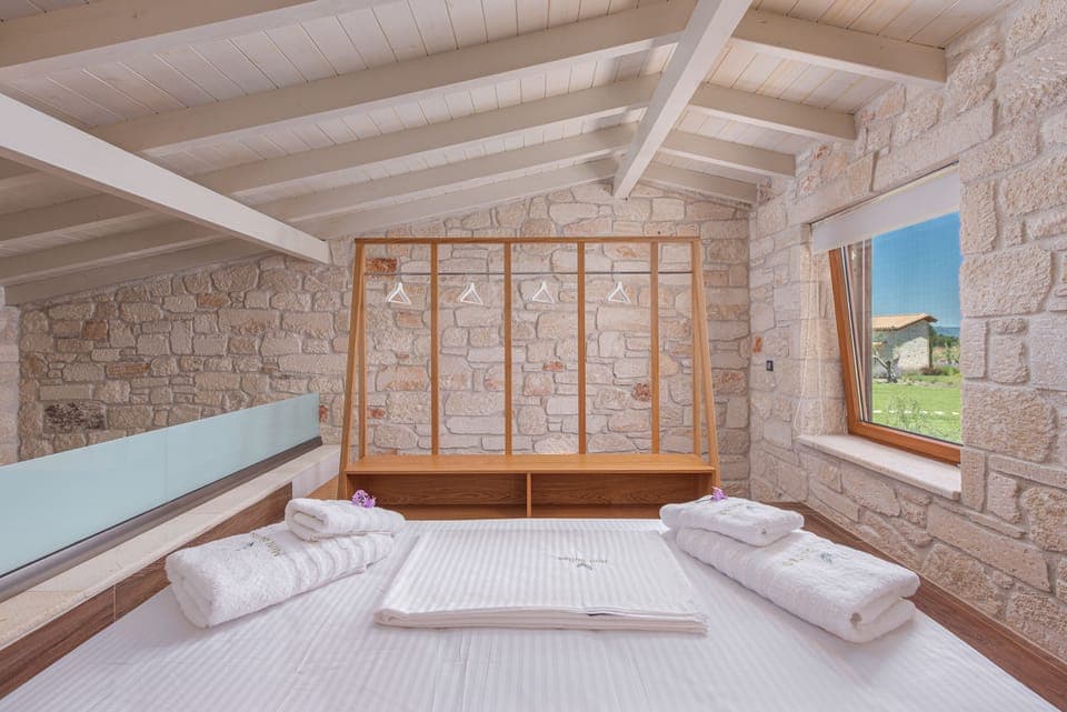 1 bedroom, premium bedding, in-room safe, desk