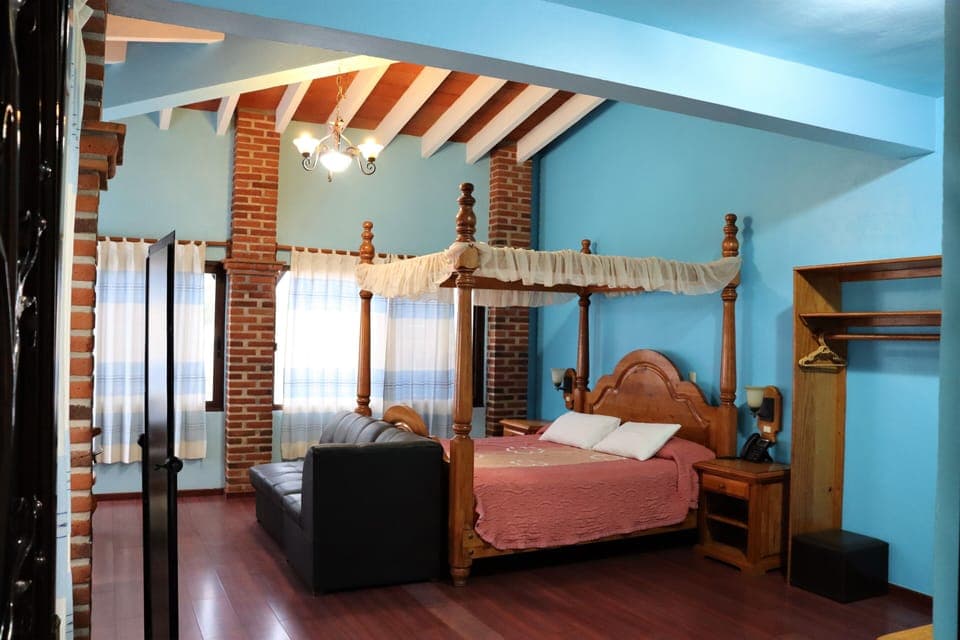 Junior Room | Individually decorated, iron/ironing board, free WiFi, bed sheets