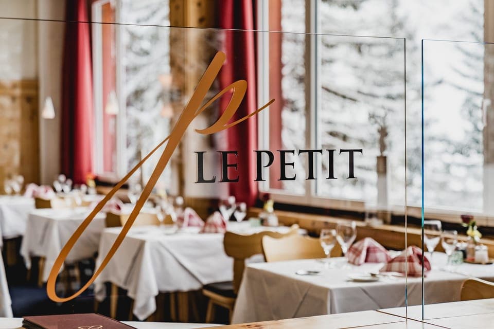 3 restaurants, breakfast, dinner served; Regional cuisine