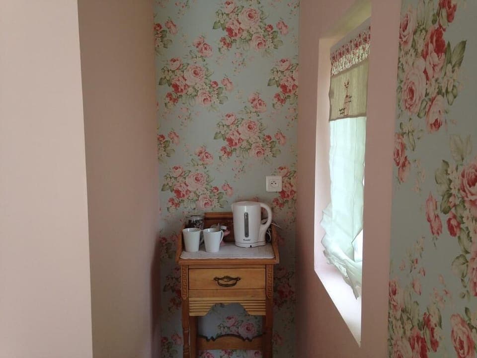 Deluxe Double Room (Shower) | Coffee and/or coffee maker