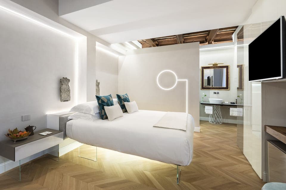 Deluxe Room, Balcony | Premium bedding, minibar, in-room safe, desk