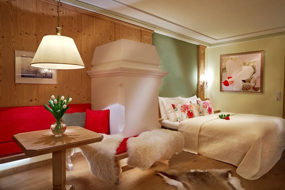 Junior Suite, Bathtub, Mountain View (40m²) | Premium bedding, minibar, in-room safe, individually decorated