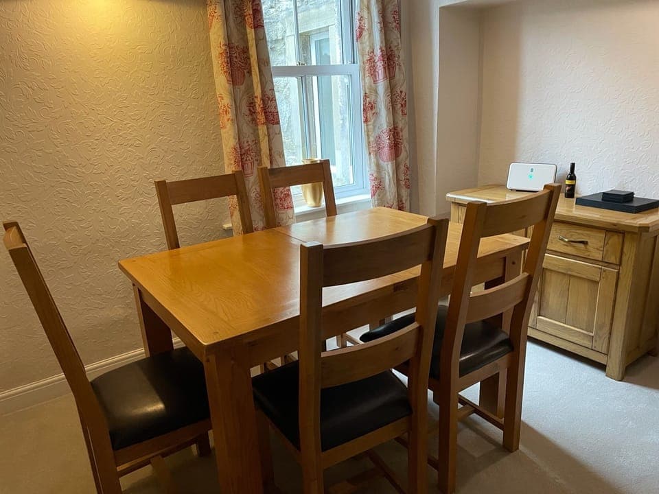 Cottage, Private Bathroom, Courtyard View | Dining