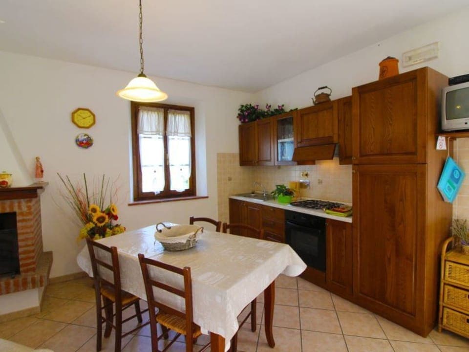 Room, Furniture, Property, Building, Kitchen, Cabinetry, Countertop, Interior Design, House, Table