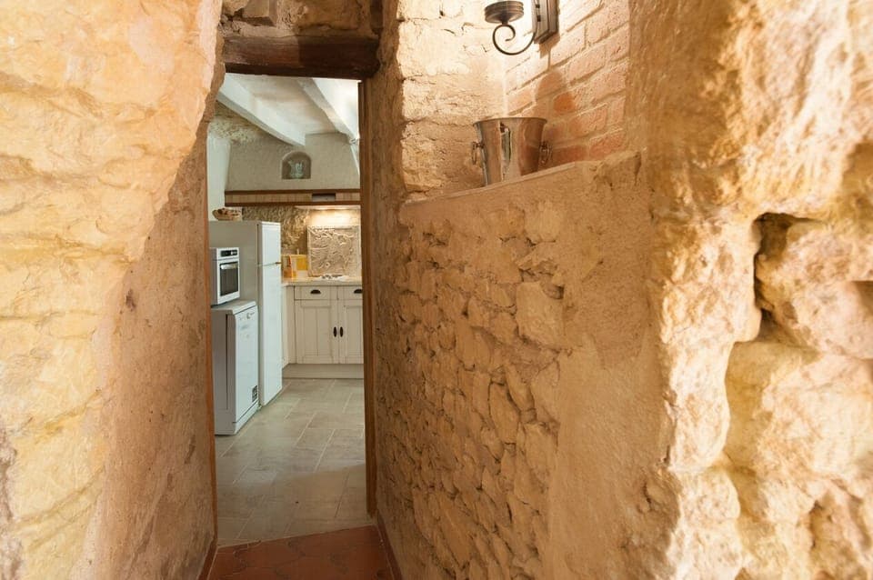 Passage to Kitchen
Passage vers la cuisine