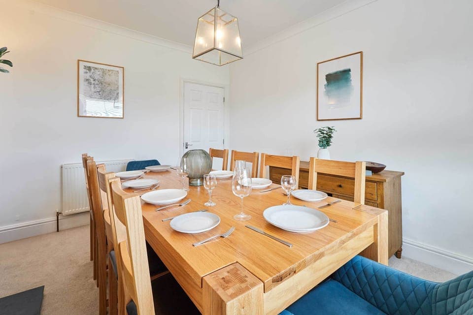 Osborne House, Whitby - Host & Stay