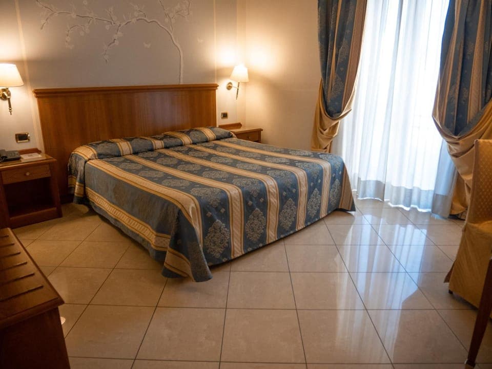 Minibar, in-room safe, desk, soundproofing