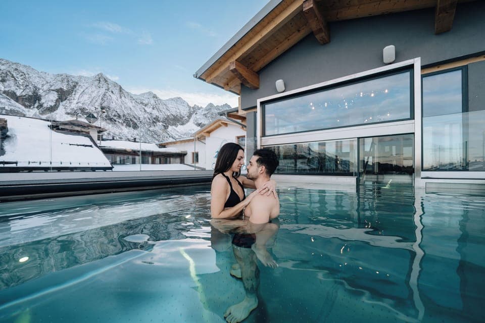 2 indoor pools, sun loungers