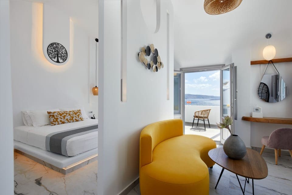 Honeymoon Suite, Jetted Tub | Minibar, in-room safe, individually decorated, individually furnished