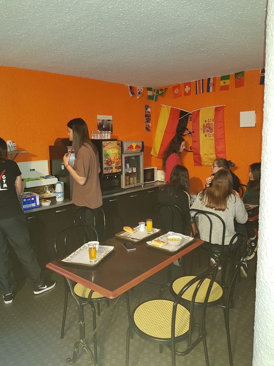 Daily buffet breakfast (EUR 5.5 per person)