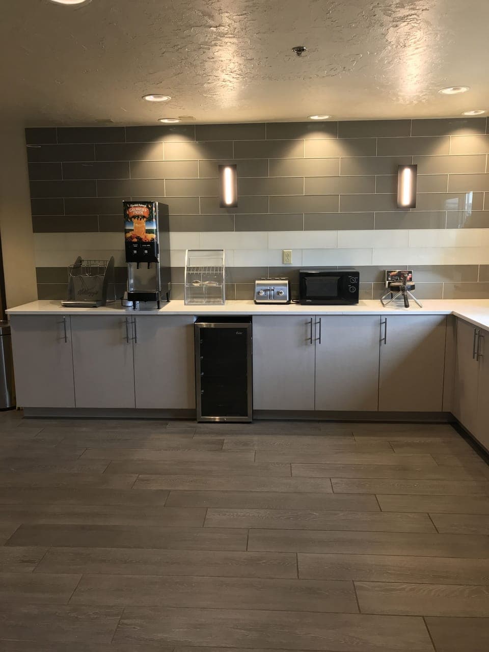 Free daily continental breakfast