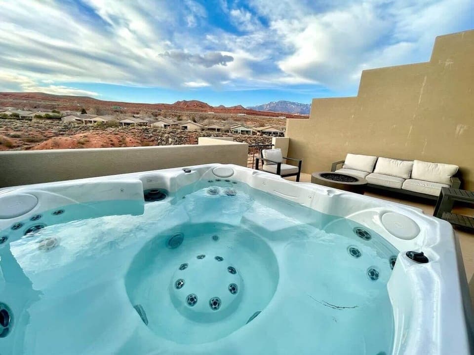 Hot Tub and Fire Pit Balcony