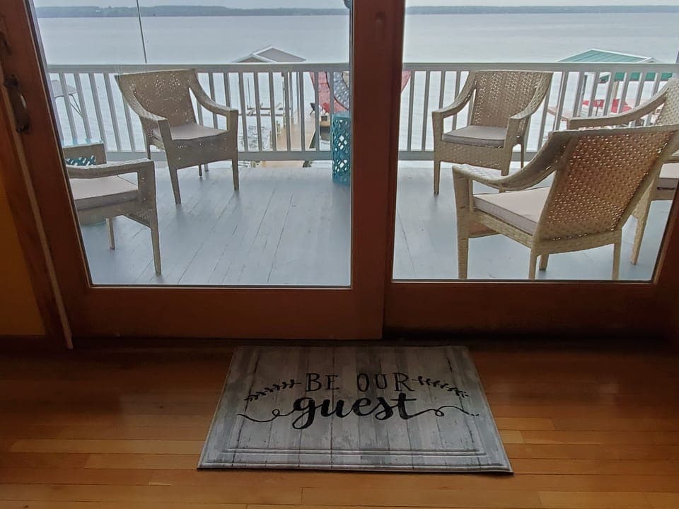 Sliding door access to upper deck