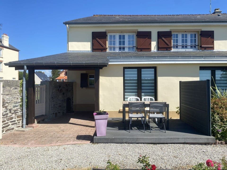 Building, Window, Home, House, Residential Area, Roof, Door, Facade, Architecture, Cottage