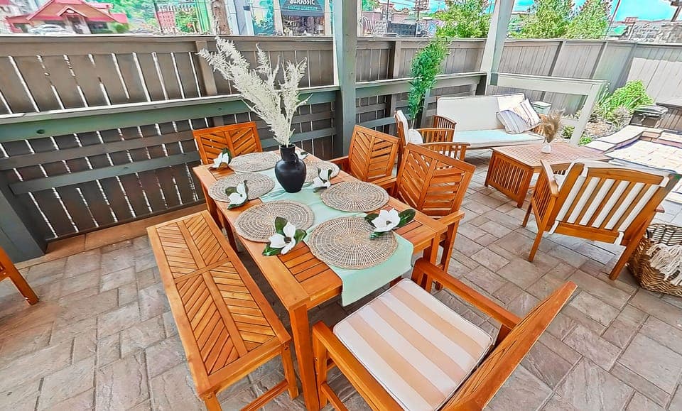 Outdoor pool, sun loungers