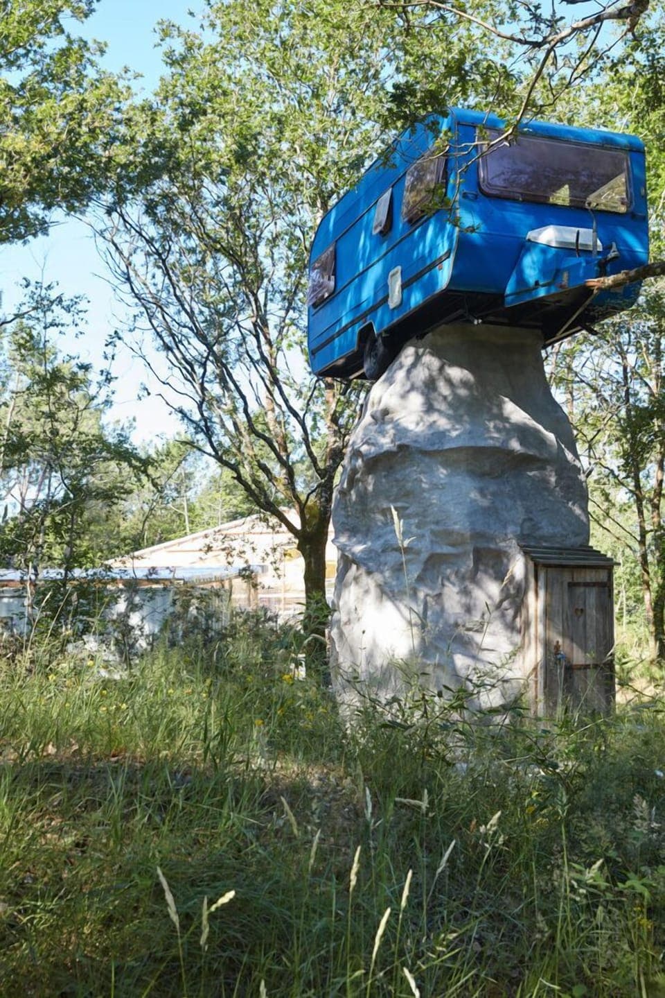 Suspended Caravan | Individually decorated, individually furnished, free WiFi, bed sheets