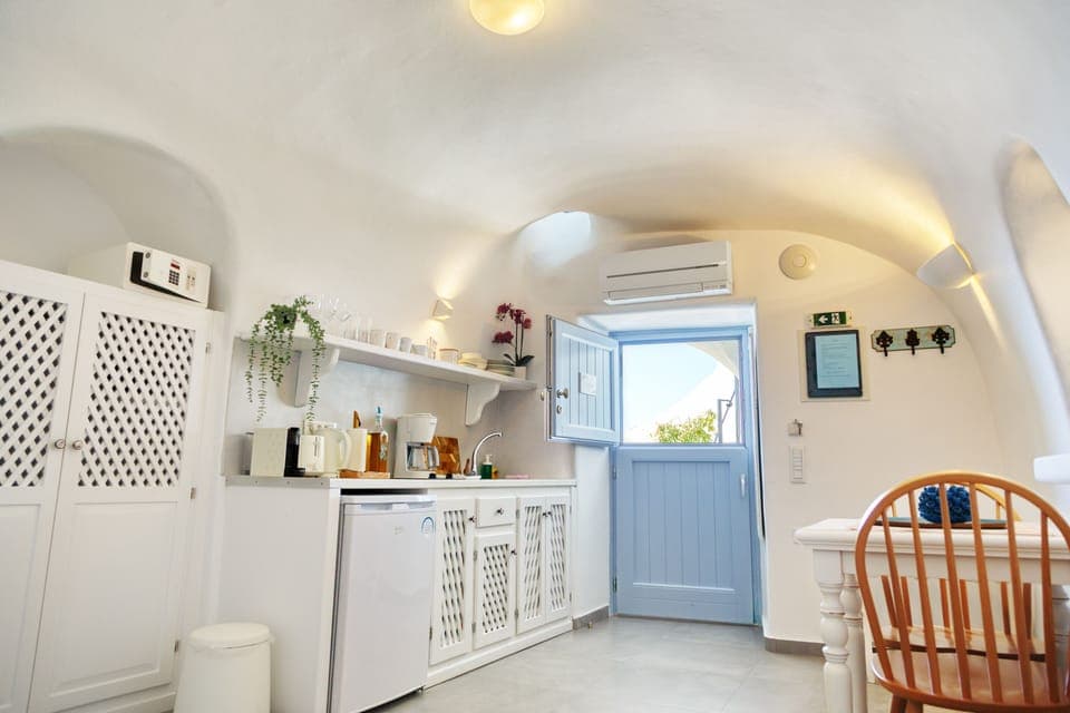 Studio (Gonia) | Private kitchen | Fridge, stovetop, espresso maker, coffee/tea maker