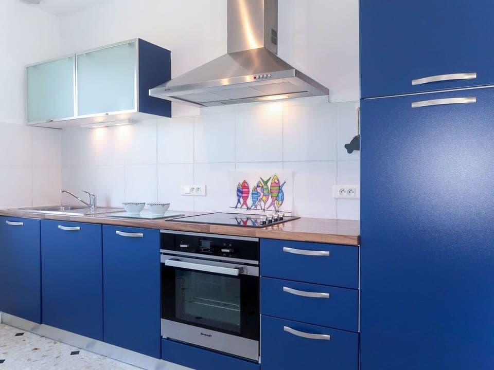 Countertop, Cabinetry, Building, Tap, Property, Kitchen Sink, Furniture, Sink, Product, Kitchen