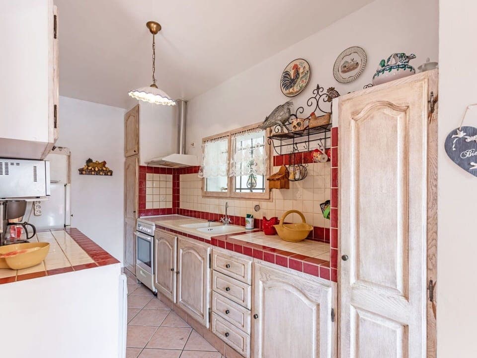 Cabinetry, Furniture, Property, Countertop, Wood, Kitchen, Interior Design, Drawer, Building, Floor