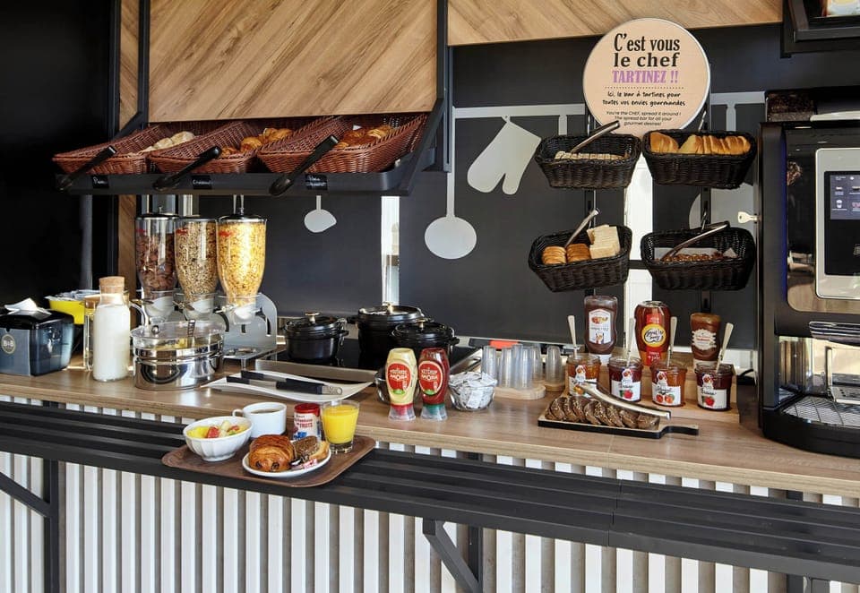 Daily buffet breakfast for a fee