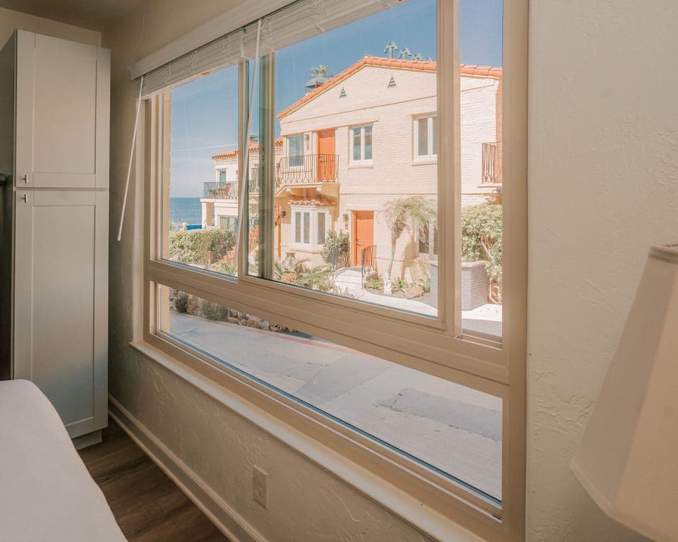 Basic Room, 1 Queen Bed | Terrace/patio