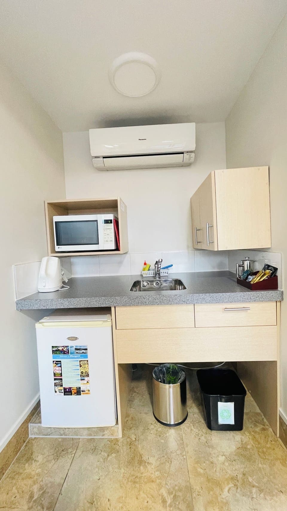 Executive Twin Studio | Private kitchen | Fridge, microwave, espresso maker, electric kettle