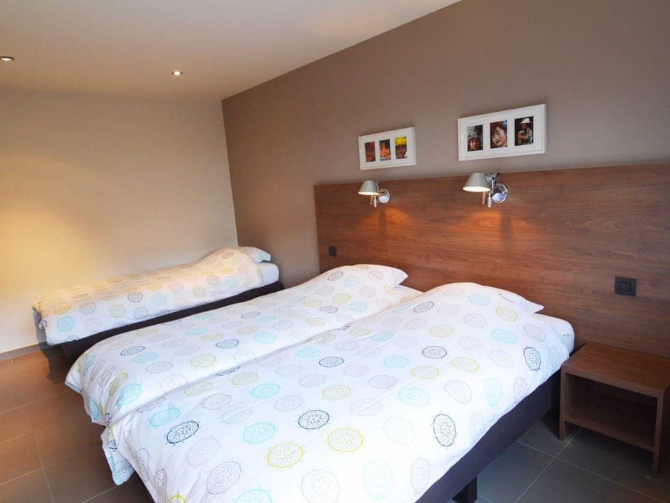 House | 4 bedrooms, individually furnished, bed sheets