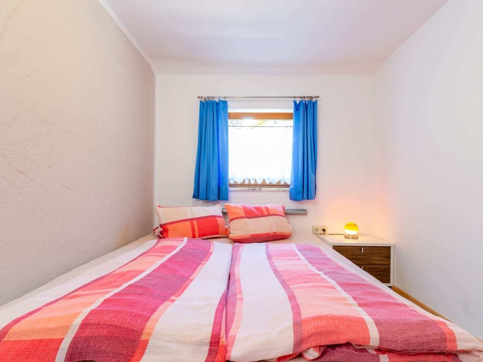 Apartment | 1 bedroom, individually furnished, bed sheets