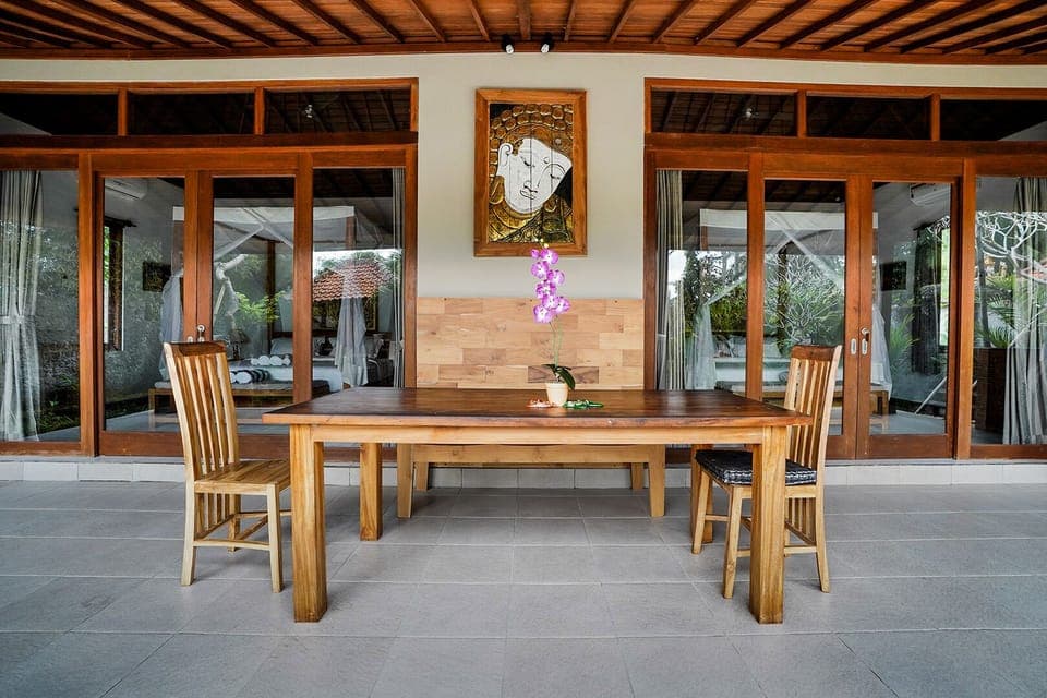 Sunny Luxury Private villa Ubud Dining Area