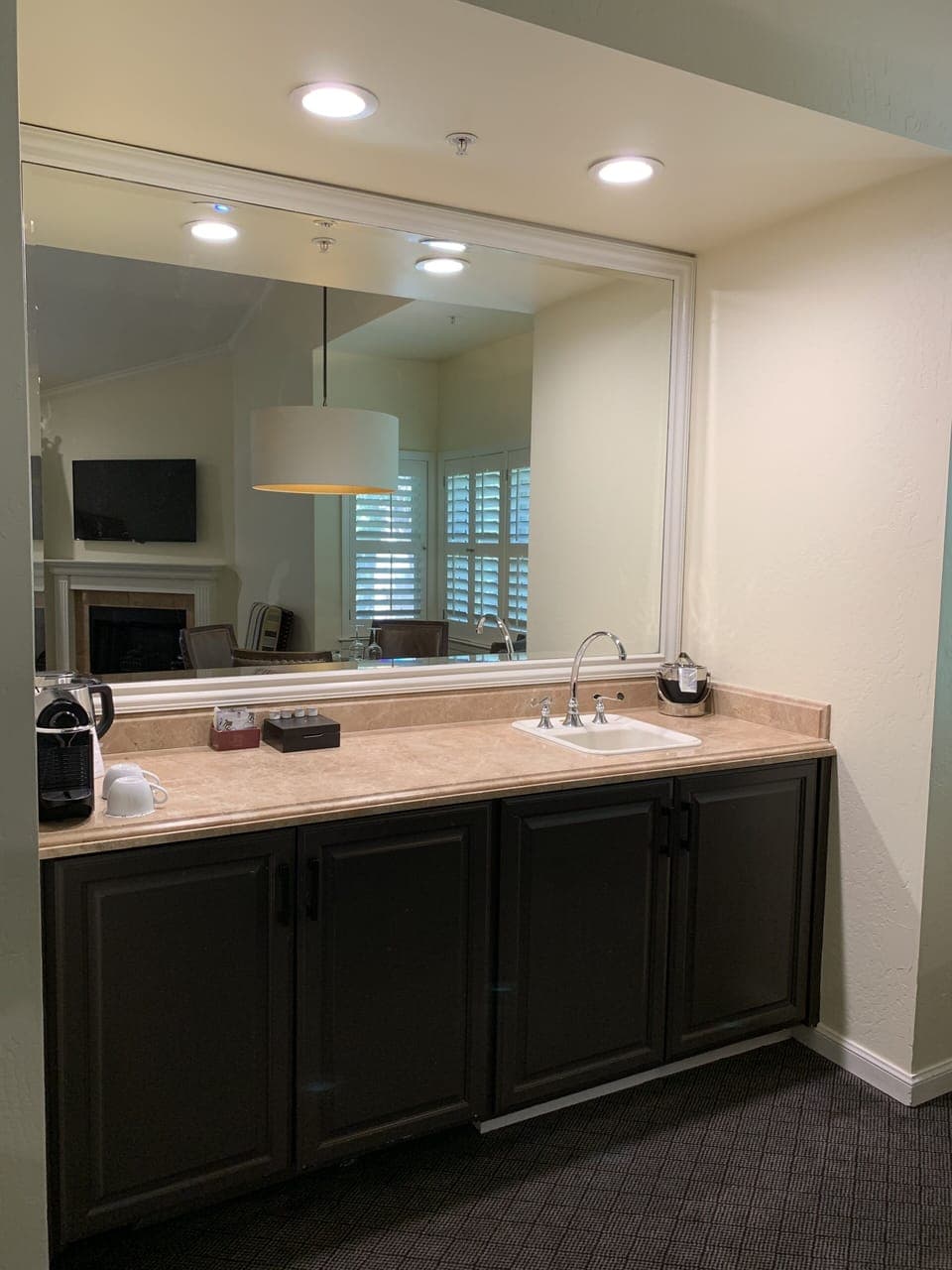 Signature Suite, 1 Bedroom, Non Smoking, Hot Tub | Living area | 42-inch TV with cable channels, table tennis, pay movies