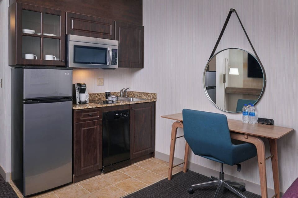 Room, 1 King Bed with Sofa bed, Kitchenette | Private kitchen | Coffee/tea maker