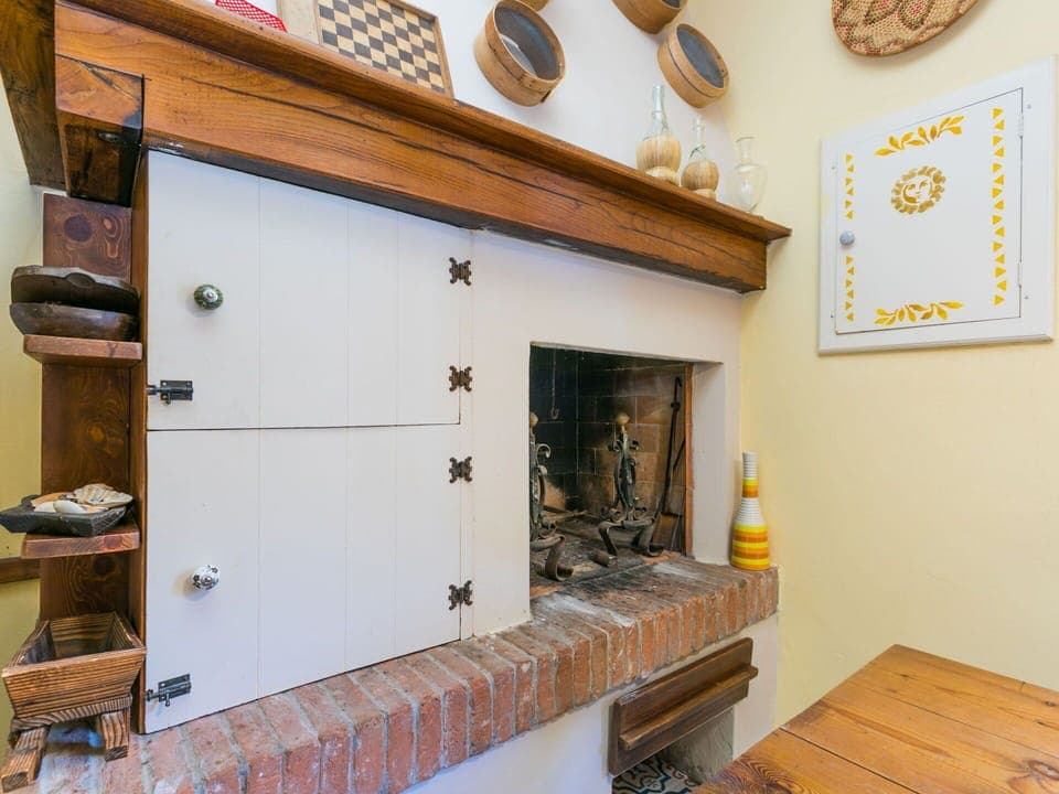 Window, Building, Azure, Wood, Floor, Comfort, House, Flooring, Hall