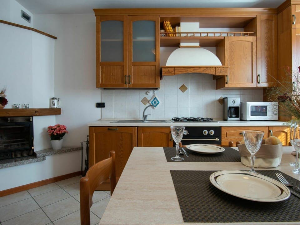 Countertop, Room, Furniture, Cabinetry, Kitchen, Property, Kitchen Stove, Interior Design, Sink, Building