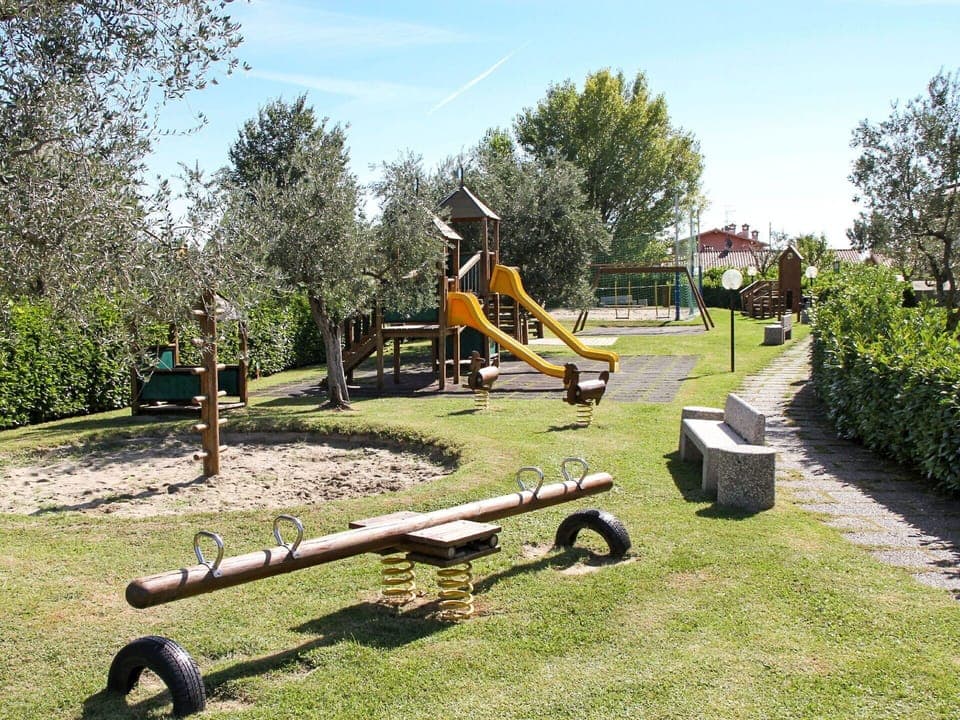 Plant, Sky, Tree, Nature, Outdoor Bench, Grass, Cloud, Outdoor Furniture, Land Lot, Wood