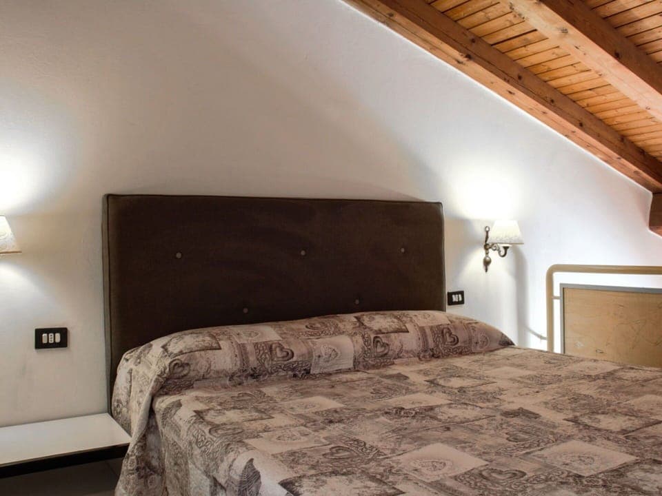 Furniture, Comfort, Wood, Building, Lighting, Architecture, Interior Design, Floor, Bed Frame, Flooring