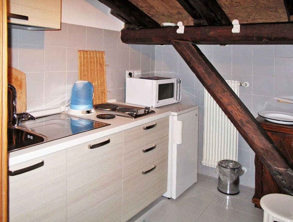 Cabinetry, Countertop, Furniture, Property, Building, Drawer, Kitchen, Wood, Interior Design, Kitchen Appliance