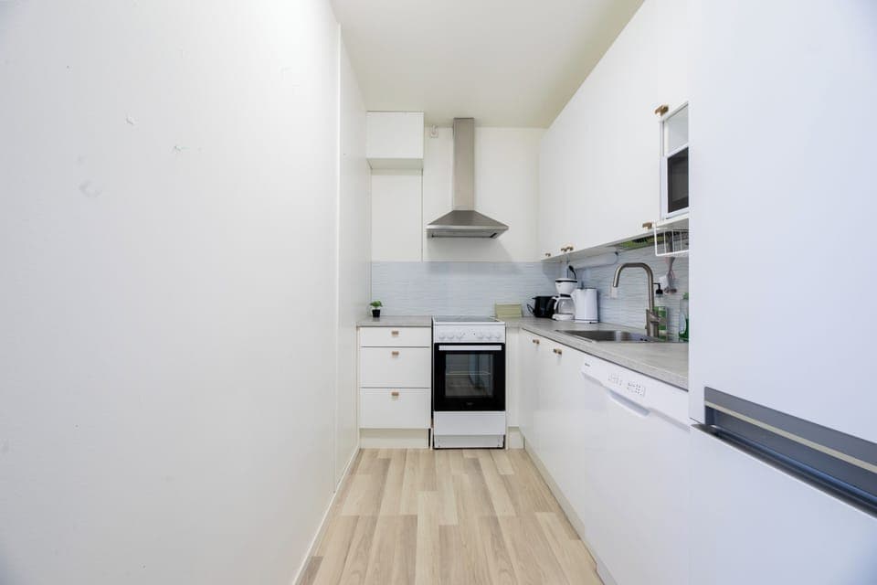 City Apartment, 3 Bedrooms | Private kitchen | Shared fridge, microwave, coffee/tea maker, electric kettle