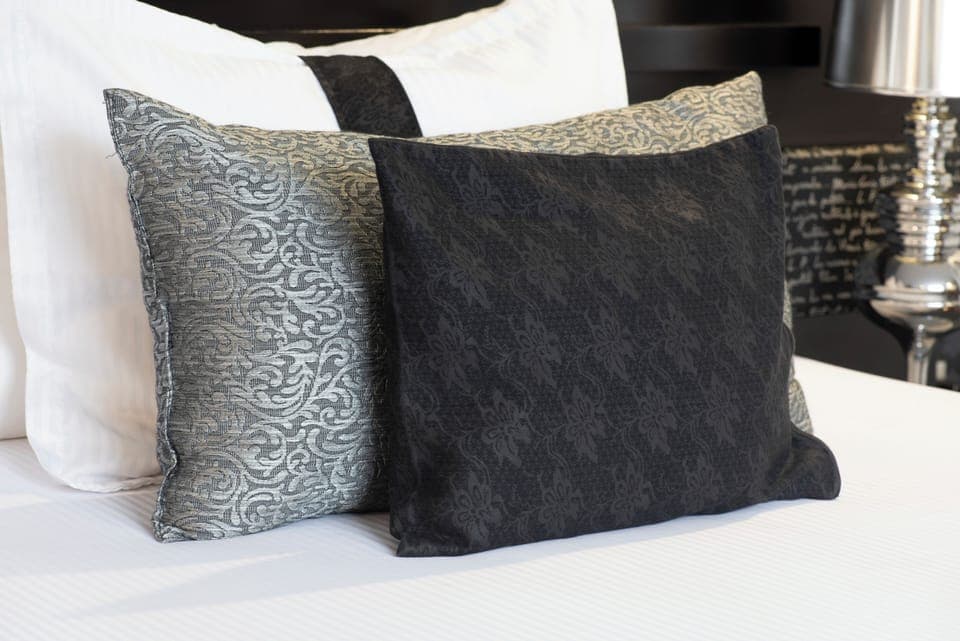 Junior Suite, 1 Queen Bed | Premium bedding, down comforters, pillowtop beds, minibar