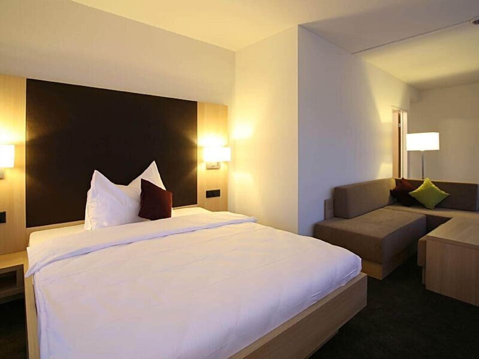 Superior Room | In-room safe, desk, free WiFi, alarm clocks