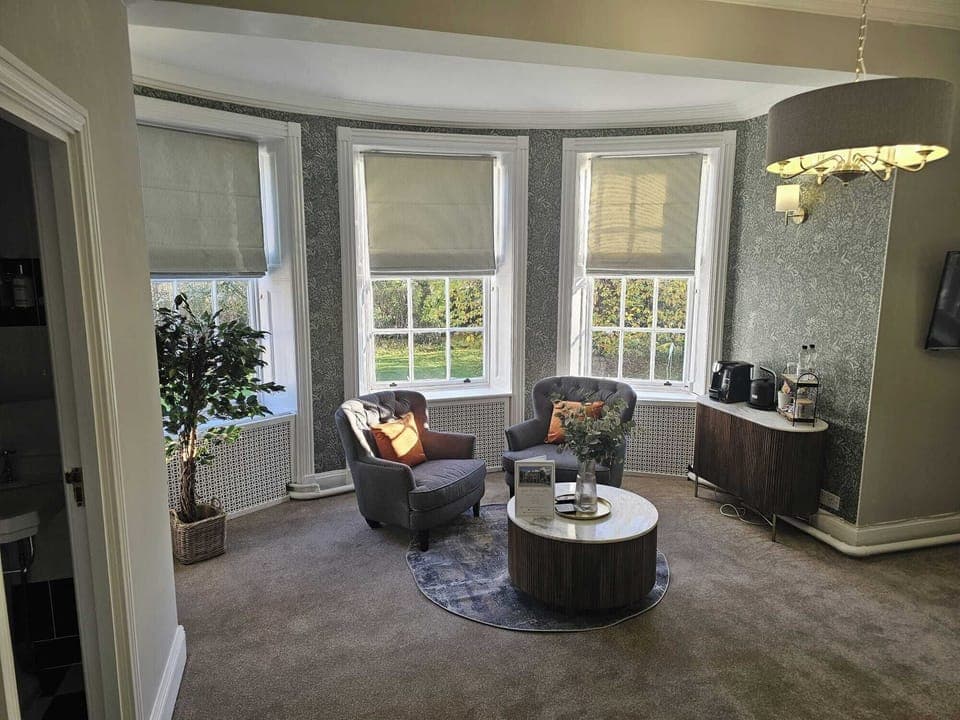 Suite | Iron/ironing board, free WiFi, bed sheets