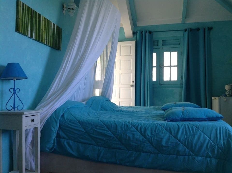 Premium bedding, Select Comfort beds, desk, free WiFi