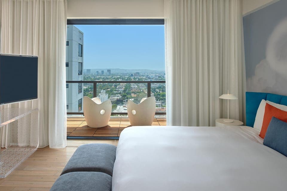 Loft, 1 King Bed, Balcony (Skyview) | Hypo-allergenic bedding, Select Comfort beds, minibar, in-room safe