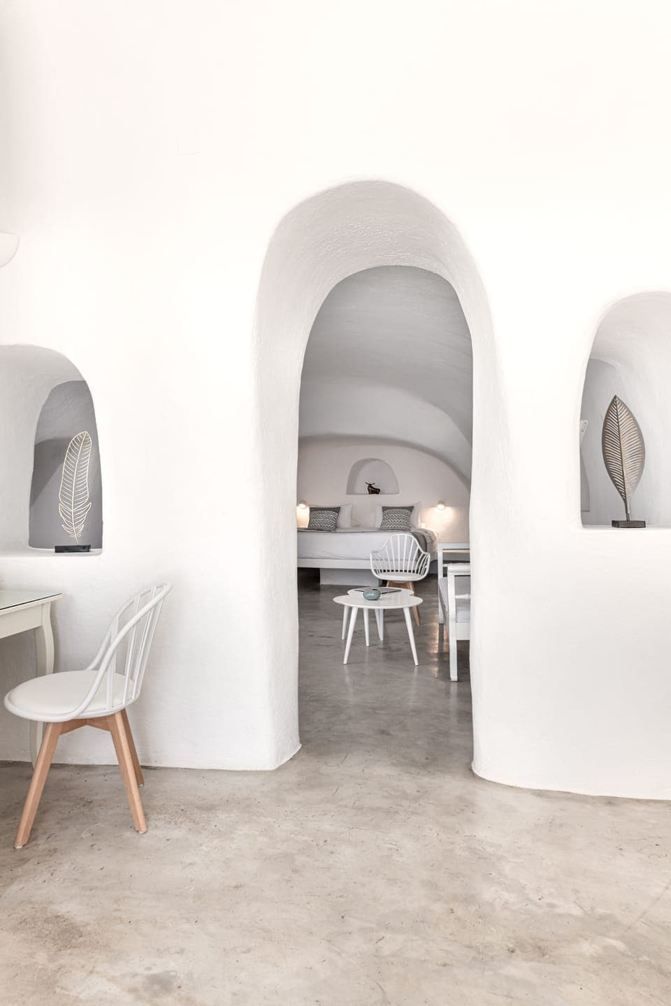 Honeymoon Suite, Hot Tub | Premium bedding, pillowtop beds, in-room safe, individually decorated