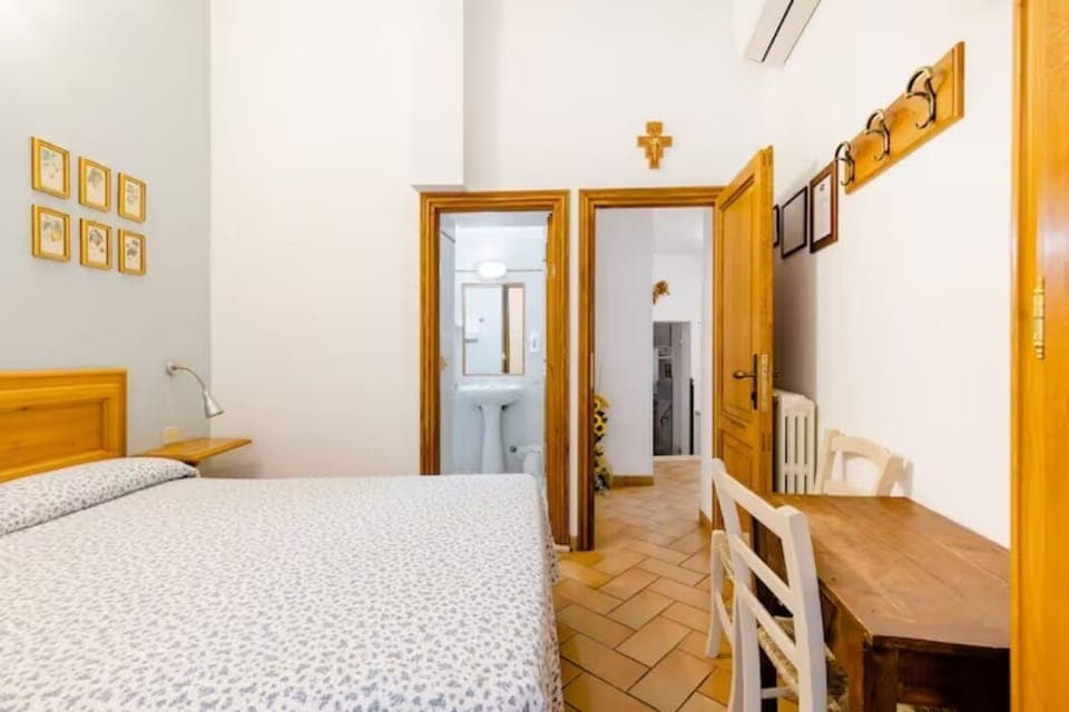 Economy Double Room | Free WiFi