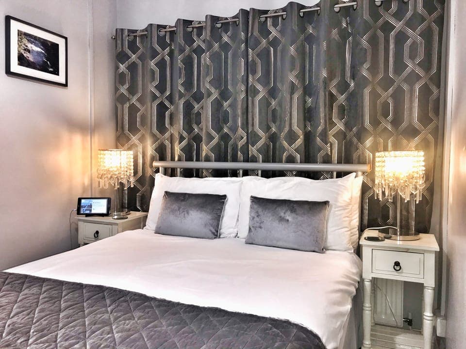 Standard Room, 1 Double Bed | Desk, iron/ironing board, free WiFi, bed sheets