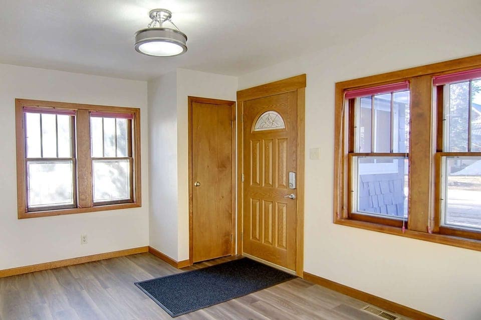 A nice open space in the front area to store your skis and boots.