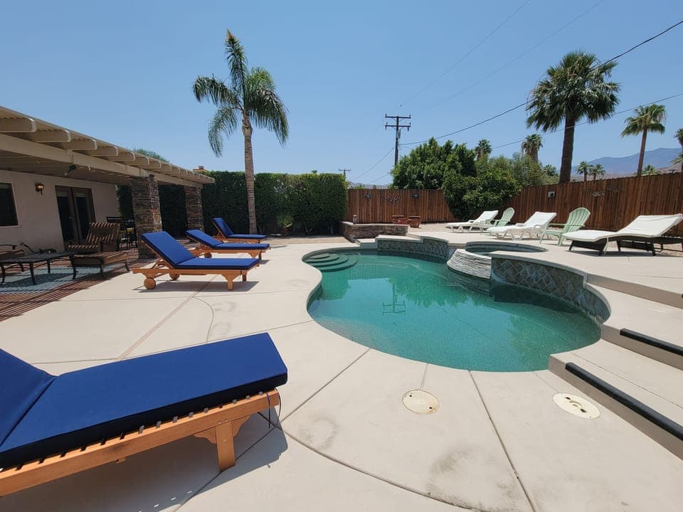 Side pool view