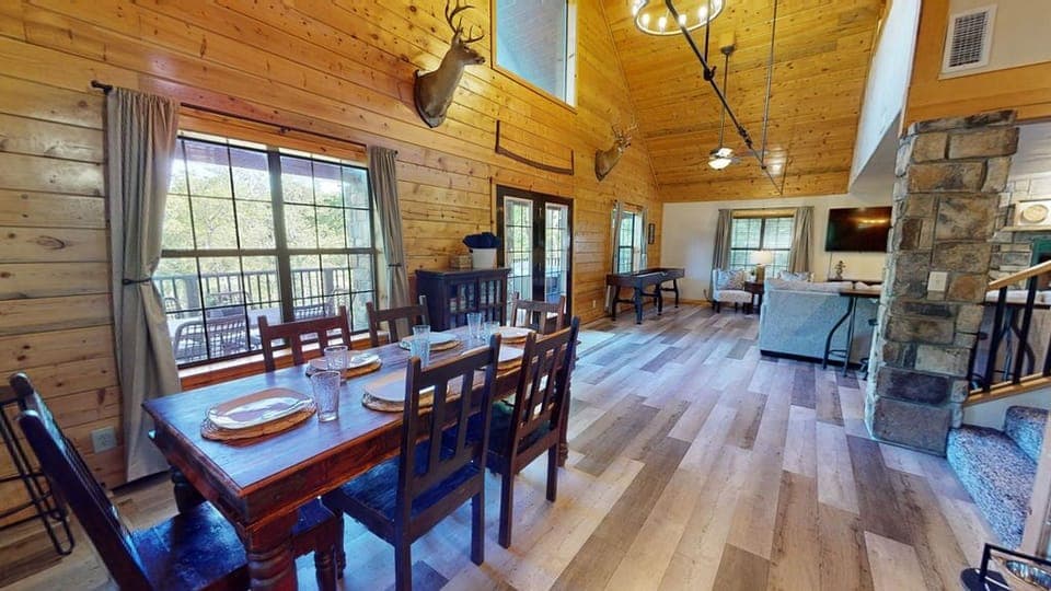 Glover-Bluff-Dining-Room(2)